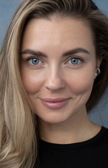 Оля Сундукова