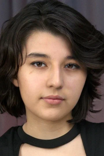 Лола Анварова
