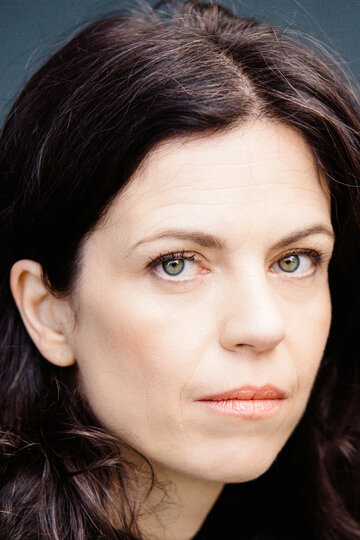 Кэролайн Стас